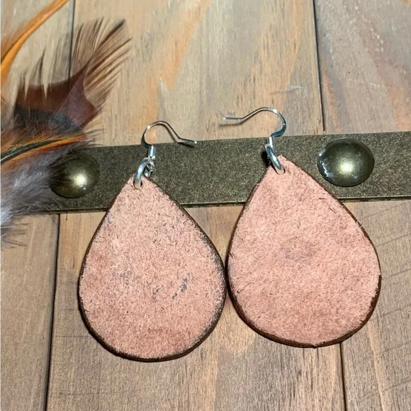 Tooled and antiqued, silver and brown tear drop earrings - Picture 7 of 7